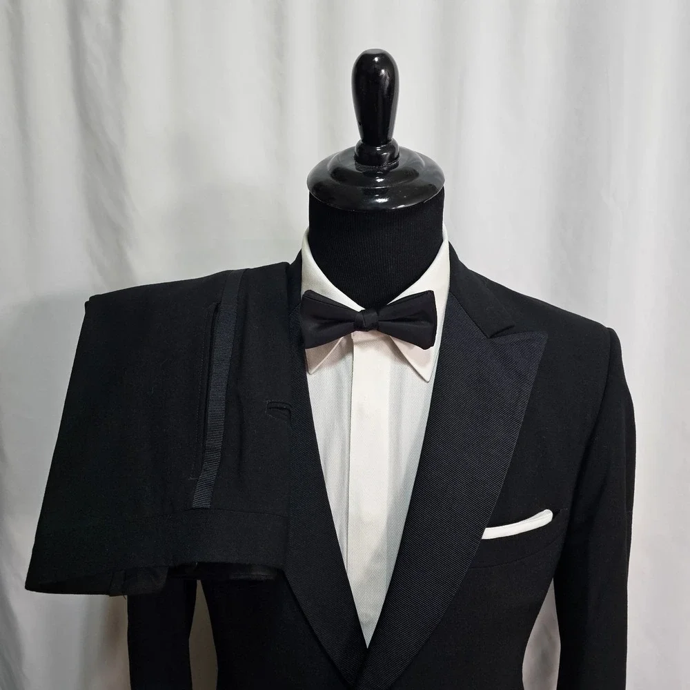 Georgetown Tuxedo Suit Peak Lapel 100% Wool Mens 40L 32x32 Satin Stripe Wedding